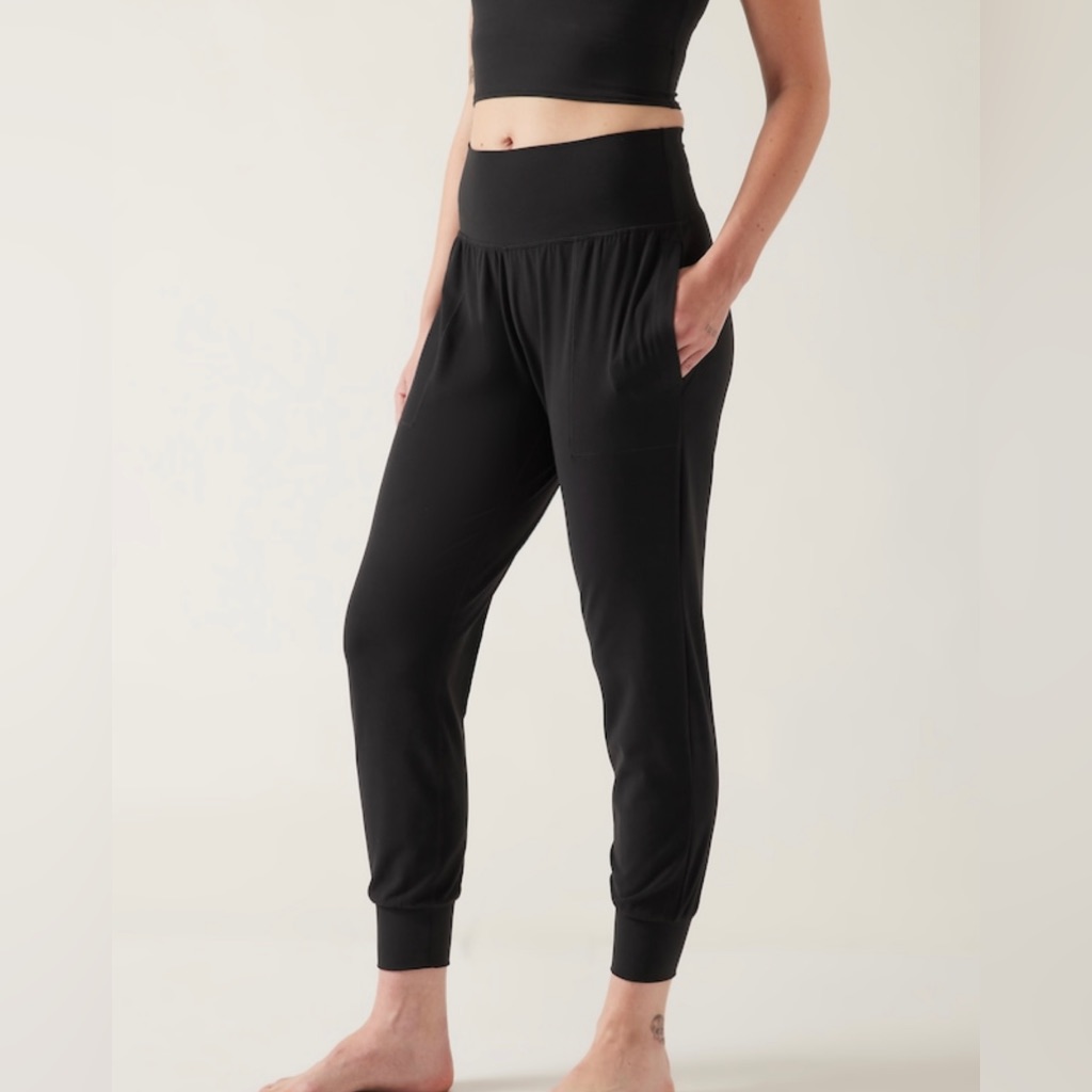Nwt-Athleta Black Salutation Jogger, Extra Small